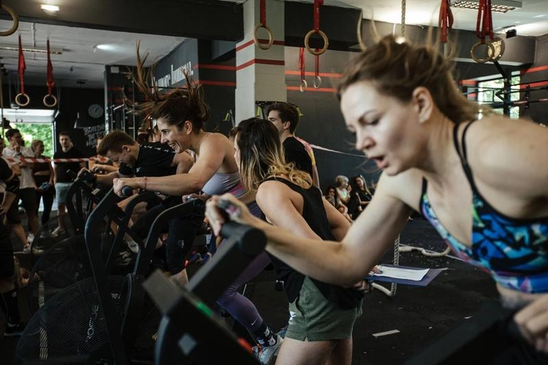 CrossFit dla początkujących: od czego zacząć bezpiecznie?