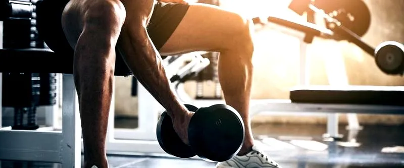 Czy trening siłowy naprawdę spala tłuszcz? Odkryj niespodziewane mechanizmy!