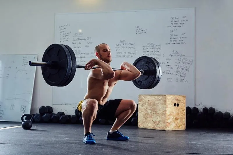 Front squat: technika, najczęstsze błędy i plan na zwiększenie siły