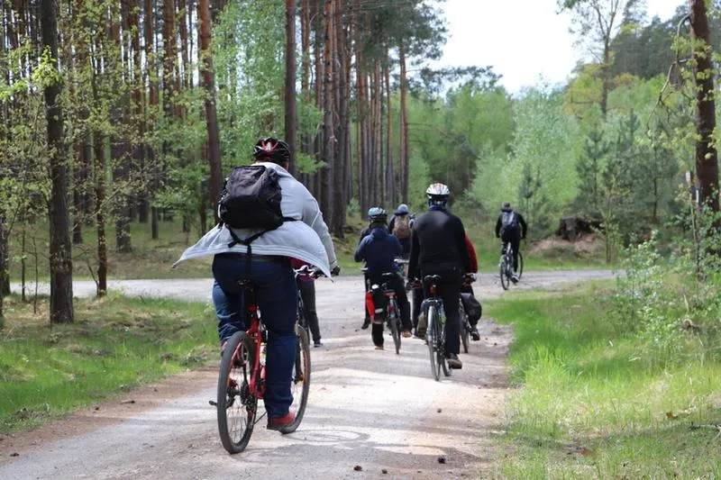 Ile kalorii spalisz, pokonując 5 km na rowerze