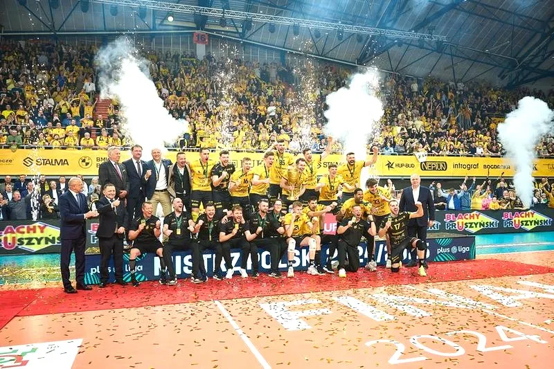 Ile można zarobić jako Mistrz Polski? Ekstraklasa i Ligi Mistrzów przynoszą miliony!