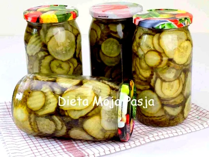 Ogórek: kalorie, dieta i sport — ile ma kcal i czy pomaga w diecie?