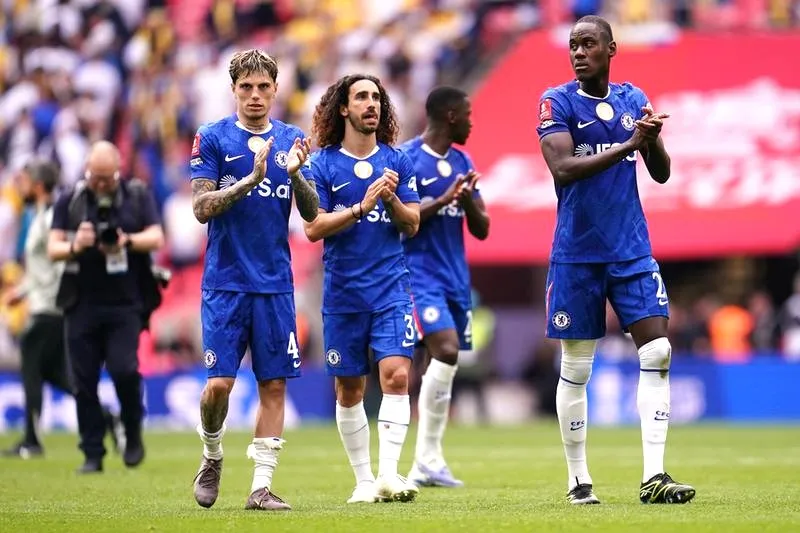 Trener Chelsea 2026: kim jest Calum McFarlane i jak zmieni klub?