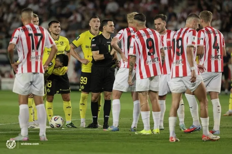 Widzew Łódź kontra Cracovia - Jak analizować statystyki i oceniać formę drużyn?